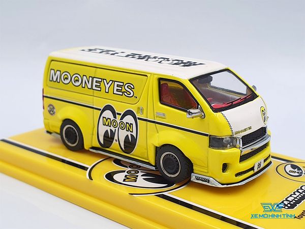 Xe Mô Hình Toyota Hiace Widebody Mooneyes 1:64 Tarmac Works ( Vàng )