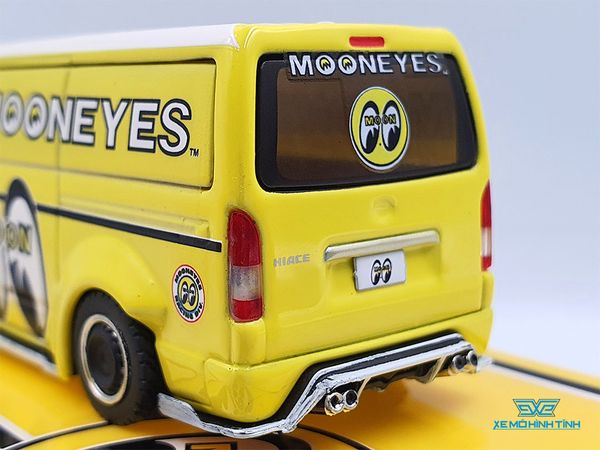 Xe Mô Hình Toyota Hiace Widebody Mooneyes 1:64 Tarmac Works ( Vàng )