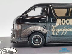 Xe Mô Hình Toyota Hiace Widebody MOONEYES 1:64 Tarmac Works (Đen)