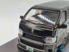 Xe Mô Hình Toyota Hiace Widebody MOONEYES 1:64 Tarmac Works (Đen)