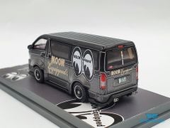 Xe Mô Hình Toyota Hiace Widebody MOONEYES 1:64 Tarmac Works (Đen)