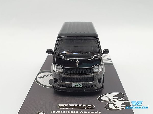 Xe Mô Hình Toyota Hiace Widebody MOONEYES 1:64 Tarmac Works (Đen)