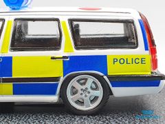 Xe Mô Hình Volvo 850 Estate Police Car 1:64 Tarmac Works ( Trắng )