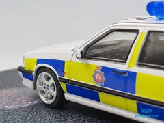 Xe Mô Hình Volvo 850 Estate Police Car 1:64 Tarmac Works ( Trắng )