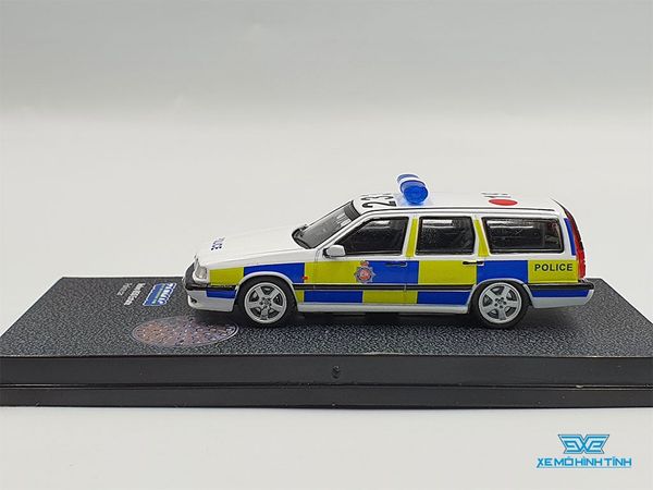 Xe Mô Hình Volvo 850 Estate Police Car 1:64 Tarmac Works ( Trắng )