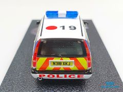 Xe Mô Hình Volvo 850 Estate Police Car 1:64 Tarmac Works ( Trắng )