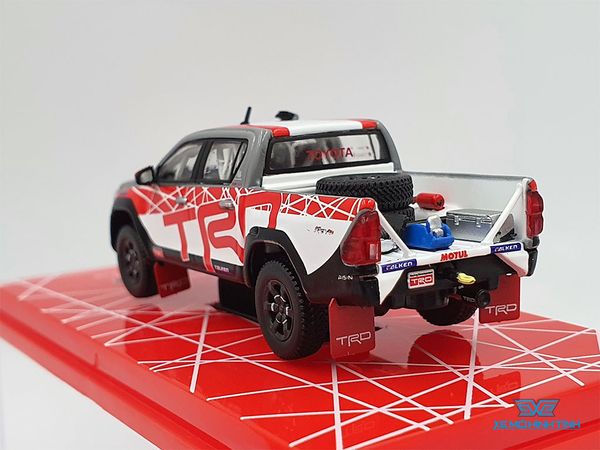 Xe Mô Hình Toyota Hilux AXCR 2016 Show Car 1:64 Tarmac Works ( Trắng Đỏ )