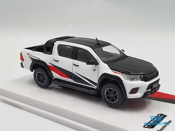 Xe Mô Hình Toyota Hilux 1:64 Tarmac Works ( Trắng Đen )