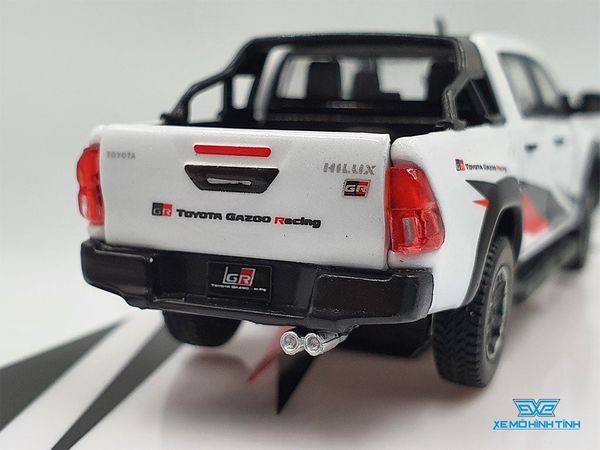 Xe Mô Hình Toyota Hilux 1:64 Tarmac Works ( Trắng Đen )