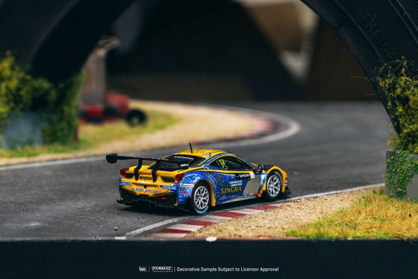 Xe Mô Hình Ferrari 458 Italia GT3 1:64 Tarmac Works ( Vàng )