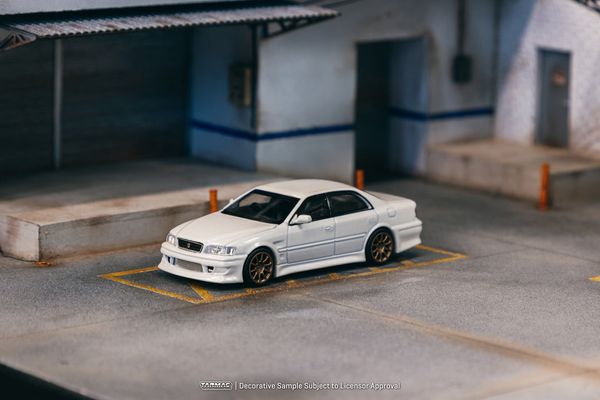 Xe Mô Hình Vertex Toyota Chaser Jzx100 1:64 Tarmac Works ( White Metallic )