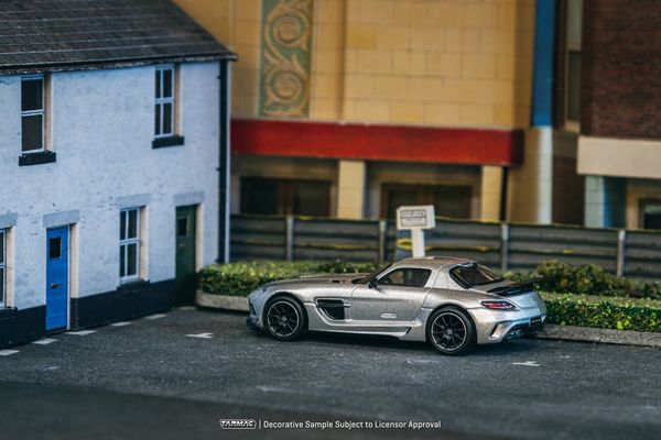 Xe Mô Hình Mercedes Benz SLS AMG Coupe Black Series 1:64 Tarmac Works ( Silver Metallic )