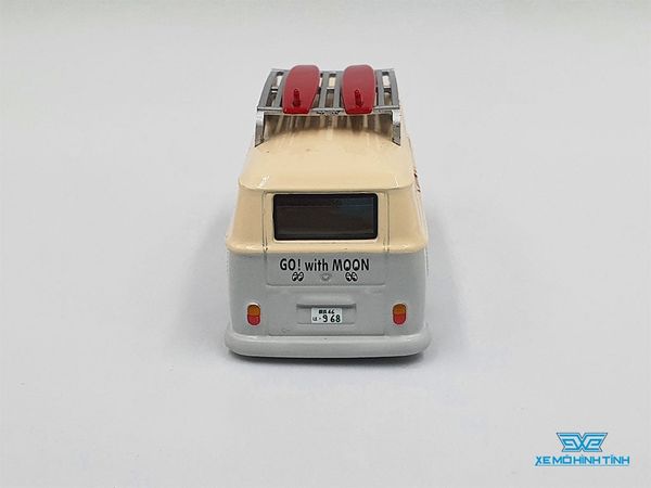 Xe Mô Hình Volkswagen Type II (T1) Panel Van Mooneyes 1:64 Schuco x Tarmac ( Kem )