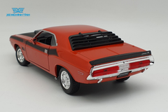 XE MÔ HÌNH DODGE CHALLENGER T/A 1:24 WELLY (ĐỎ)