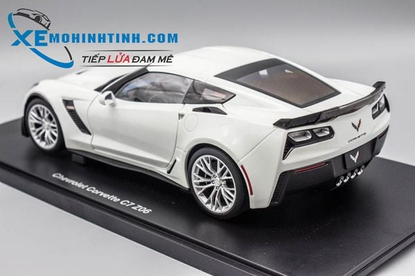 XE MÔ HÌNH CHEVROLET CORVETTE C7 Z06 1:18 AUTOART (TRẮNG)