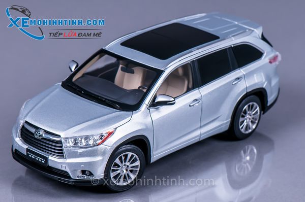 XE MÔ HÌNH TOYOTA HIGHLANDER 2015 1:18 PAUDI (BẠC)