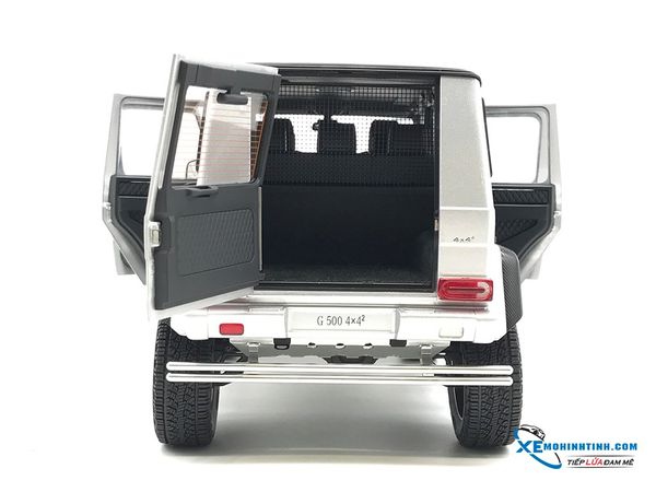 1/18 MERCEDES-BENZ G500 4X4 2 (SILVER)