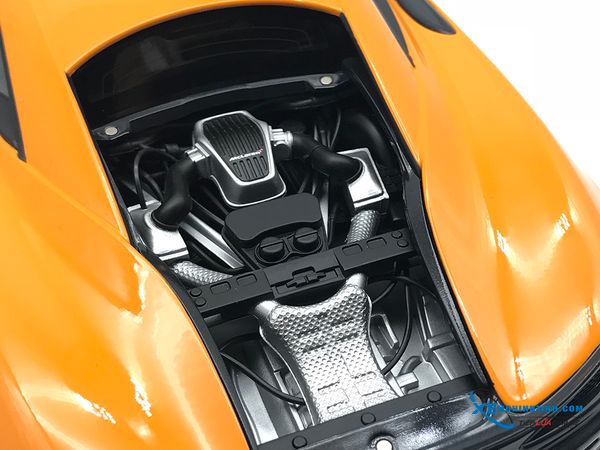 76044 MH 1:18 McLAREN 570S (McLAREN ORANGE/SILVER WHEELS)