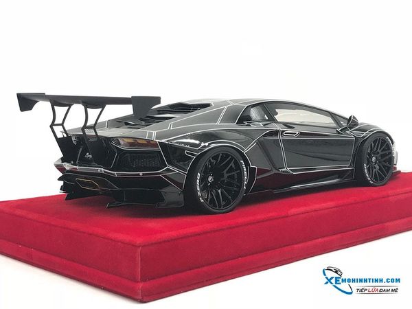 Lamborghini Aventador 1/18 Liberty Walks ( Đen sọc Bạc )