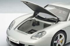 Xe Mô Hình 1:18 Porsche Carrera Gt - Bạc