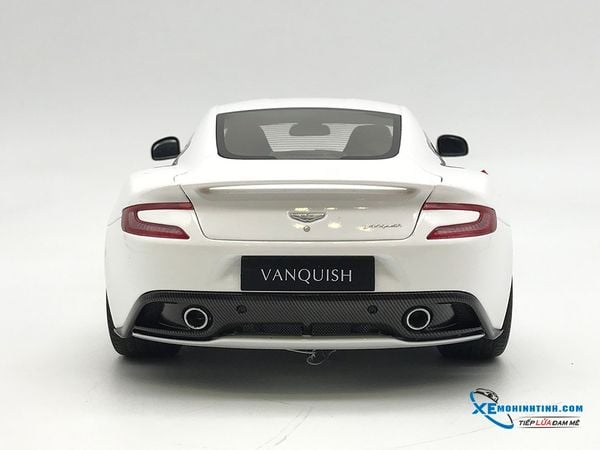 1/18 ASTON MARTIN VANQUISH (GLOSSY WHITE)