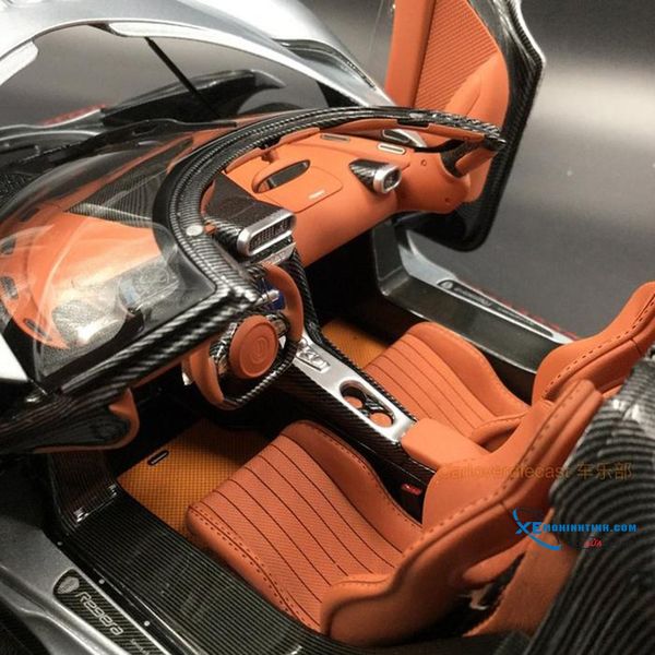 FA012-76 MH 1:18 FRONTIART KOENIGSEGG REGERA (Xám) - OPENED