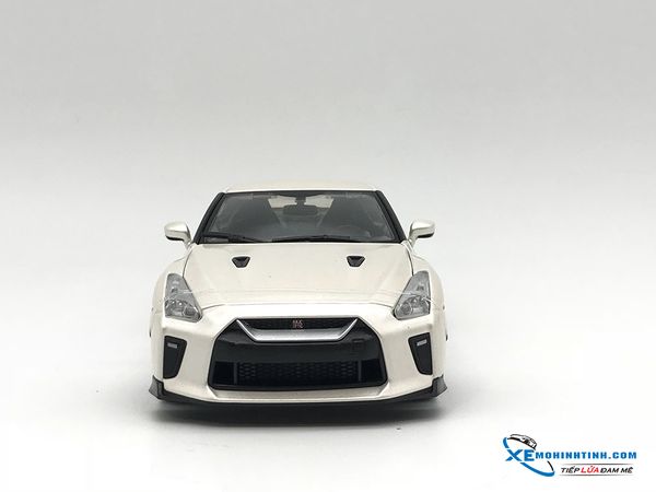 Nissan GT-R Year 2017 Bburago 1:24 (Trắng)