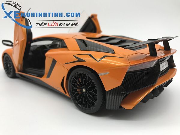 1/18 LAMBORGHINI AVENTADOR LP750-4 SV (ARANCIO ATLAS/ METALLIC ORANGE)