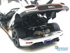 1/18 KOENIGSEGG ONE : 1 (MOON GREY/CARBON BLACK /ORANGE ACCENTS)