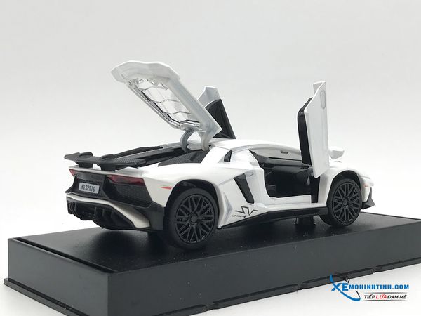 Koenigsegg Agera HH Frontiart 1:18 (Hồng)