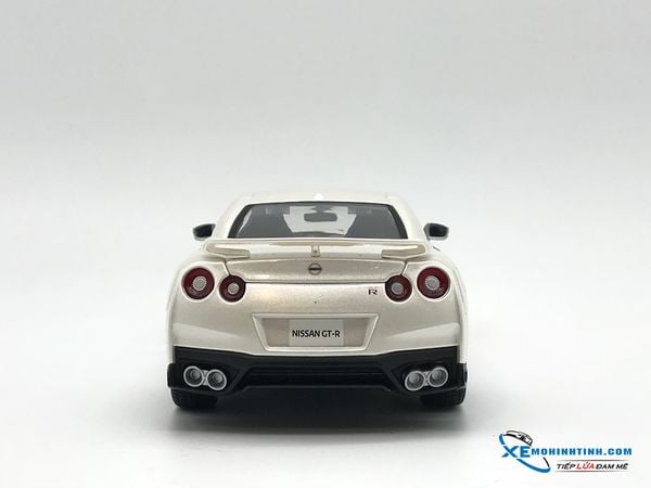 Nissan GT-R Year 2017 Bburago 1:24 (Trắng)