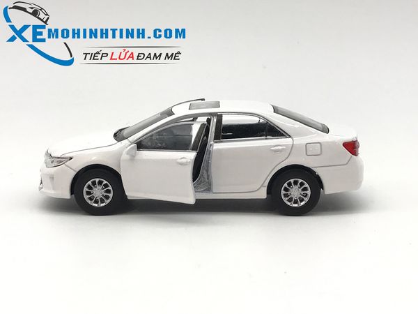 HỘP XE MÔ HÌNH Toyota Camry WELLY 1:36 (Trắng)