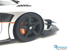 1/18 KOENIGSEGG ONE : 1 (MOON GREY/CARBON BLACK /ORANGE ACCENTS)