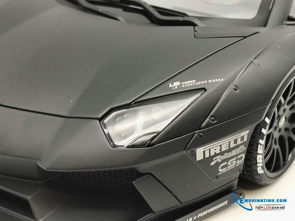 1/18 LB-WORKS LAMBORGHINI AVENTADOR (MATT BLACK)