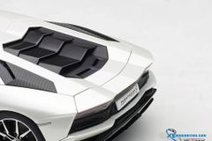 LAMBORGHINI AVENTADOR S (BALLOON WHITE/PEARL WHITE)