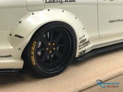 Mercedes-Benz C63 Liberty Walks 1:18 ( Trắng ) - Da