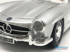 Xe Mô Hình Mercedes-Benz 300 SL ( 1954) 1:18 Bburago ( Bạc )