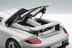 XE MÔ HÌNH PORSCHE CARRERA GT (BẠC)