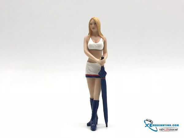 Paddock Girl Catherine 1:18 TSM