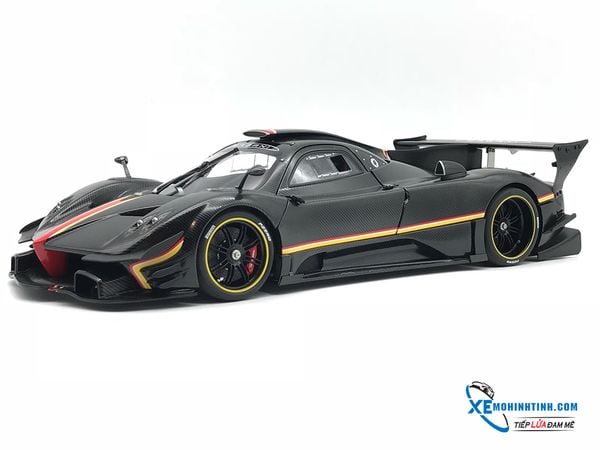 MH PAGANI ZONDA REVOLUCION 1:18 AUTOART (BLACK CARBON FIBER)