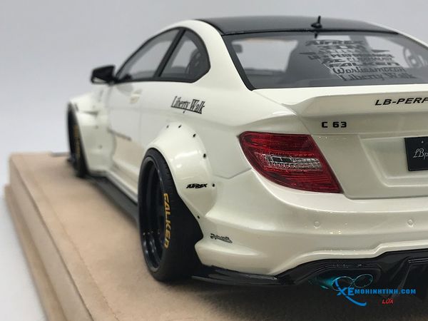 Mercedes-Benz C63 Liberty Walks 1:18 ( Trắng ) - Da