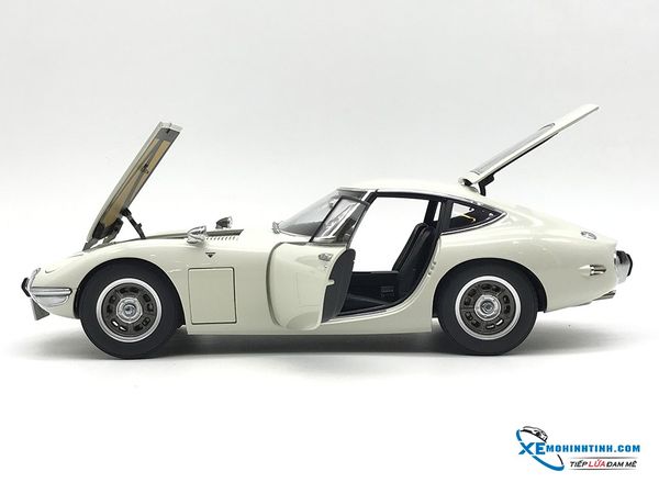 1/18 TOYOTA 2000 GT (WHITE)