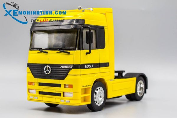 Xe Mô Hình Mercedes-Benz Actors Tractor 1:32 Welly (Vàng)