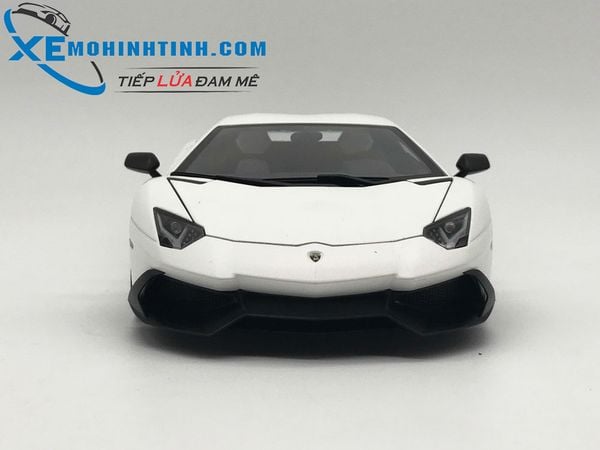 Lamborghini AVENTADOR LP720-4 50TH ANNIVERSARY EDITION Autoart 1:18 (Trắng)