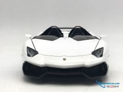 1/18 LAMBORGHINI AVENTADOR J (WHITE)