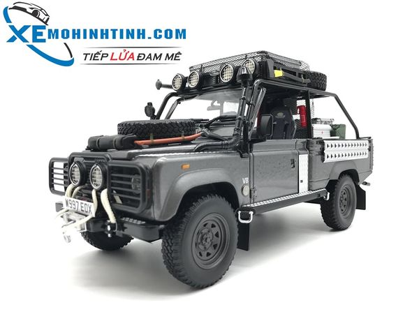 Land Rover Defender Movie Edition 1:18 Kyosho