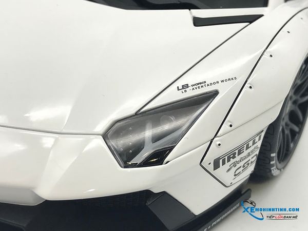 1:18 LIBERTY WALK LB-WORKS LAMBORGHINI AVENTADOR (WHITE)