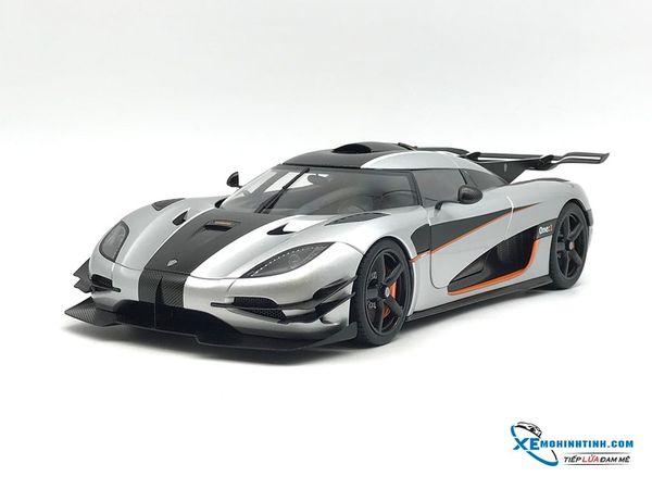 1/18 KOENIGSEGG ONE : 1 (MOON GREY/CARBON BLACK /ORANGE ACCENTS)