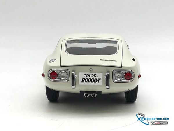 1/18 TOYOTA 2000 GT (WHITE)