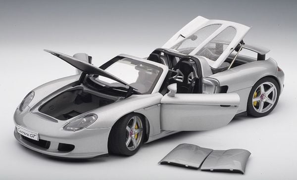 Xe Mô Hình 1:18 Porsche Carrera Gt - Bạc